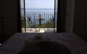 Apartman Sara S Pogledom Na More